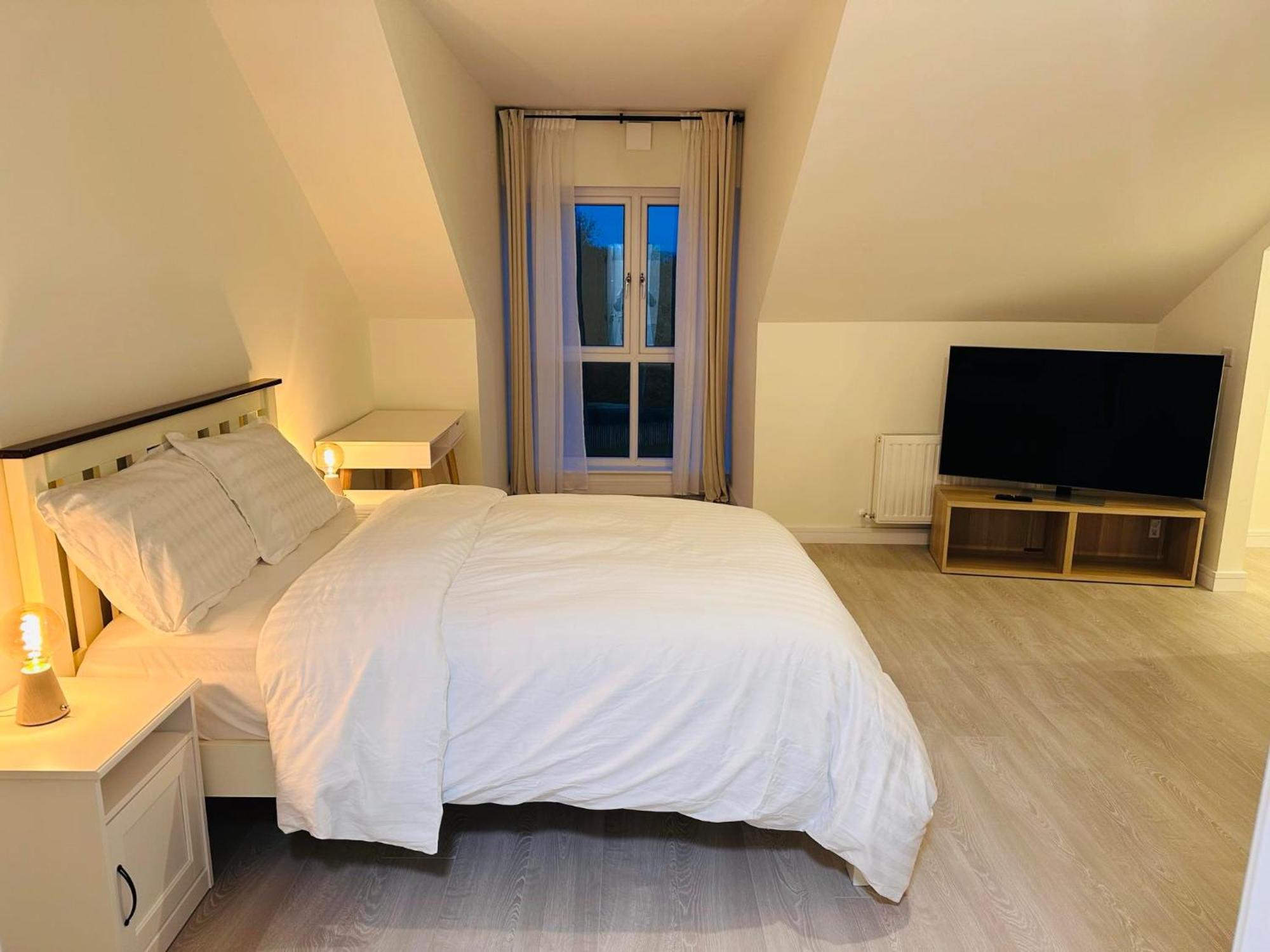 King Room With Ensuite In Dublin Clondalkin Exterior foto